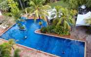 สระว่ายน้ำ 6 Tiara Labuan Hotel