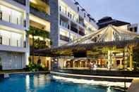 Bar, Cafe and Lounge Fairfield by Marriott Bali Legian