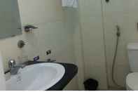 Toilet Kamar Huong Binh Hotel Quy Nhon 