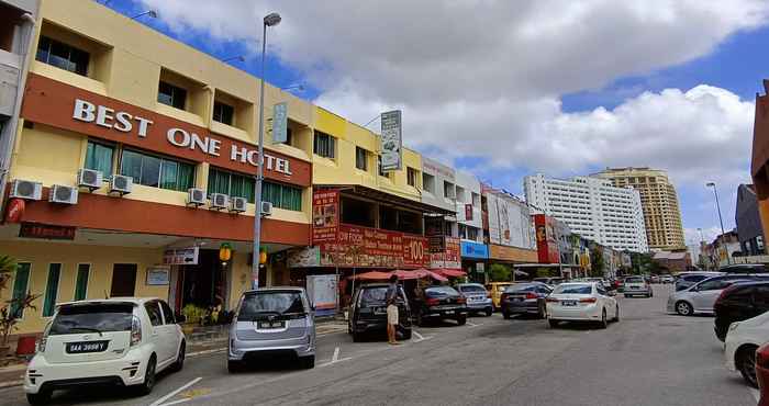 Bangunan Best One Hotel