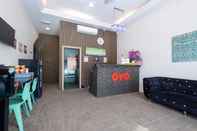 Lobi OYO 89981 Nyamanya Hotel