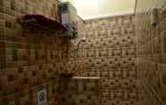 In-room Bathroom 6 Homestay Rose Banyuwangi