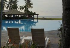 Swimming Pool 6 Palm Beach Resort & Spa Labuan