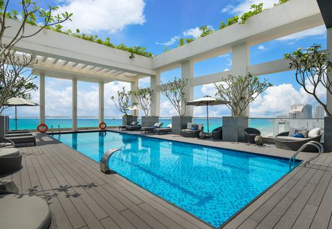 スイミングプール Paris Deli Danang Beach Hotel