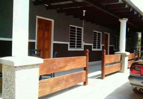 Exterior MZR Homestay Geliga