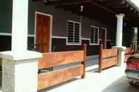 Exterior MZR Homestay Geliga