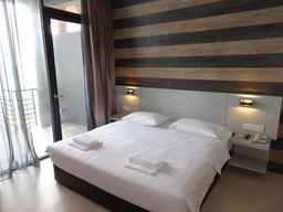 Bayfront Hotel, ₱ 2,627.53