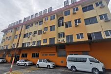 Bangunan SUPER OYO 89864 Hotel Holiday Park