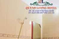 Bilik Mandi dalam Bilik Quynh Luong Guest House