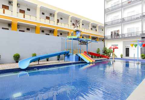 Swimming Pool Hotel Grand Pacific Pangandaran