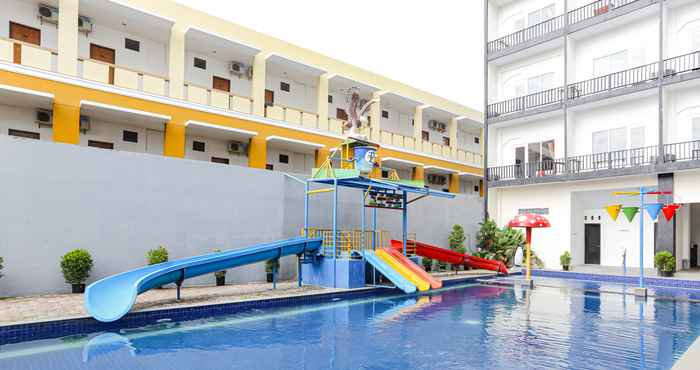 Swimming Pool Hotel Grand Pacific Pangandaran