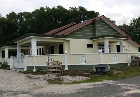 Exterior Homestay Az-Zahra 1