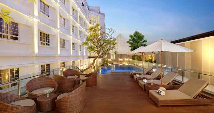 Swimming Pool Kokoon Hotel Surabaya