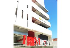 Exterior 2 I & M (Ivana & Michelle) Hotel
