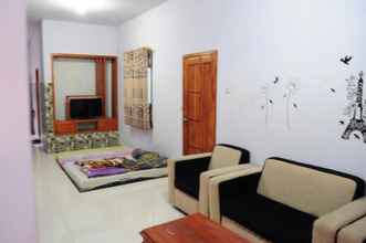 Kamar Tidur 4 Homestay Raga Bromo - Three Bedroom