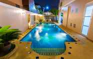Swimming Pool 2 The Villa Pattaya 77
