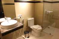 Toilet Kamar Sunbreeze Hotel