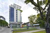 Bangunan Whiz Prime Hotel Khatib Sulaiman Padang