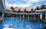 Swimming Pool 6 Paya Beach Spa & Dive Resort