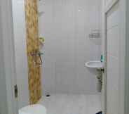 In-room Bathroom 6 Hotel Freas