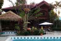 Kolam Renang Villa Aden Organic Resort