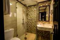 Toilet Kamar Hanoi Graceful Hotel