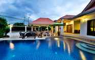 Kolam Renang 3 The Time Jomtien Pool Villa 92