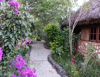 Bên ngoài 2 Lualemba Bungalows