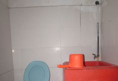 In-room Bathroom 7 Grace Hotel Rote