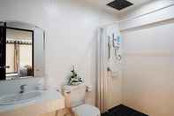 Toilet Kamar  Baan Oui Guest House 