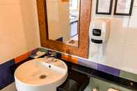 Toilet Kamar K 2 Hotel @Thachang