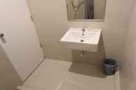 In-room Bathroom Rajthani Hotel