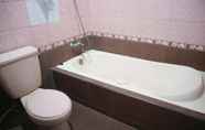 Toilet Kamar 7 Sumber Ria Hotel