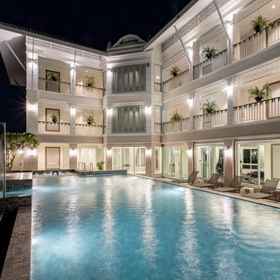 Swimming Pool1Siam Tharadol,Cosmo Group Co., Ltd.飯店