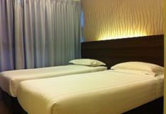 Bedroom 7 The Regency Garden Hotel