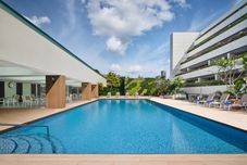 Swimming Pool Concorde Hotel Singapore