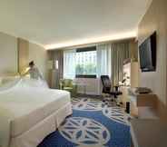 Bedroom 5 Concorde Hotel Singapore