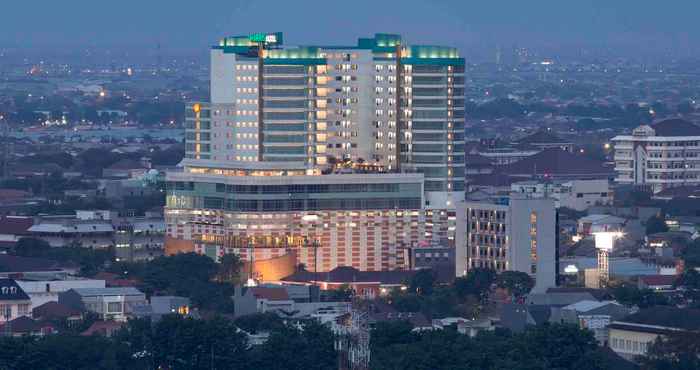 Bên ngoài HARRIS Hotel Sentraland Semarang