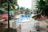 Swimming Pool 1 BR Kebagusan City - Tower Chrysant Lt.10 Unit 10-C-53 by Travelio