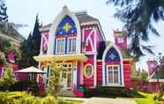 Bangunan 2 Zevannya Villa Victorian Kota Bunga