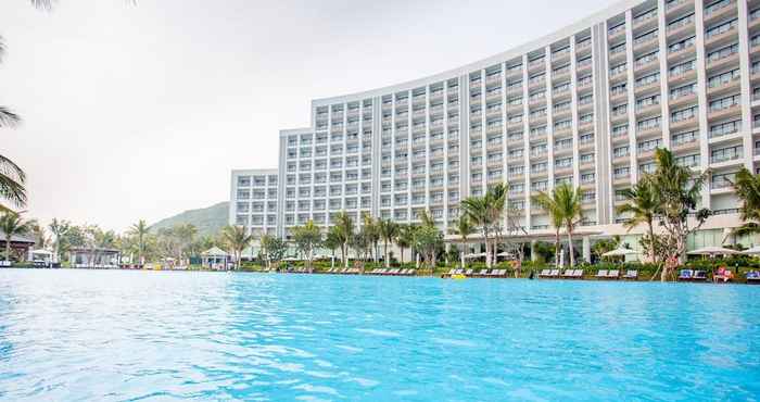 Kolam Renang Vinpearl Resort & Spa Nha Trang Bay 