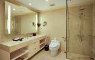 In-room Bathroom 7 Vinpearl Resort & Spa Nha Trang Bay 