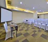 Sảnh chức năng 5 Whiz Prime Hotel Basuki Rahmat Malang