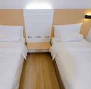 Kamar Tidur 3 3-Star Mystery Hotel in Osmena Highway Manila