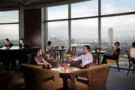 Bar, Cafe and Lounge Discovery Suites Manila Philippines