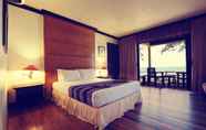 Kamar Tidur 4 Sutra Beach Resort