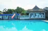 Swimming Pool 4 Berlian Abadi Hotel