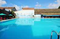 Swimming Pool Berlian Abadi Hotel by Sinergi