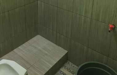 In-room Bathroom 2 Homestay Tiga Puteri Geopark Ciletuh