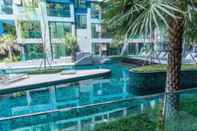 ภายนอกอาคาร Acqua Condo